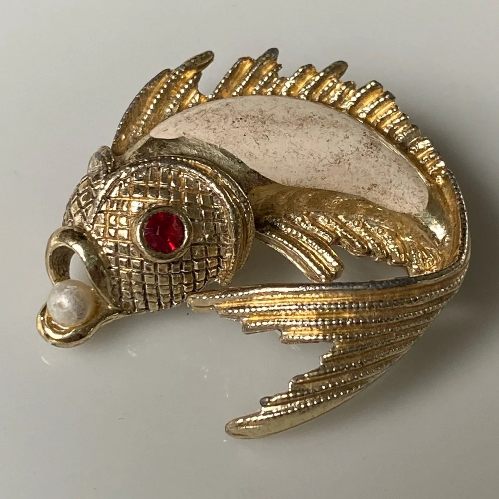 Vintage Koi Fish Crystal Rhinestone Enamel Women’s Gold Tone Pin Brooch - Picture 1 of 6